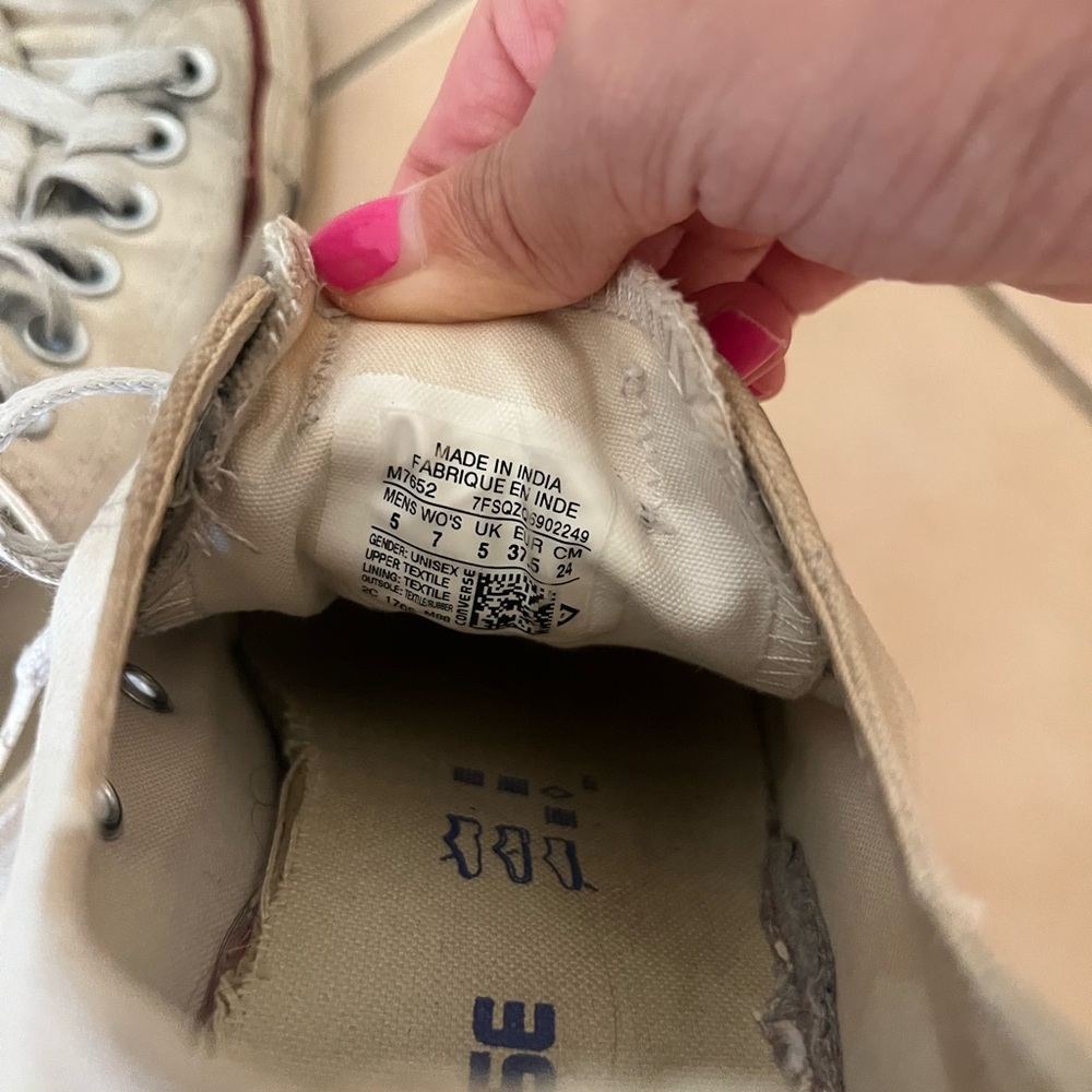 Converse White Low Top Canvas Sneakers - Picture 5 of 8